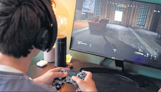 Titelseite: Der Traum von der „Gaming Lounge“