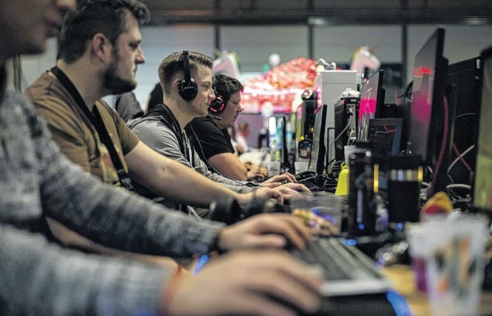 E-Sports: Ostbelgische Vereinigung sucht Startkapital für „Gaming-Lounge“. Ein „Nerdvana“ im Herzen Büllingens